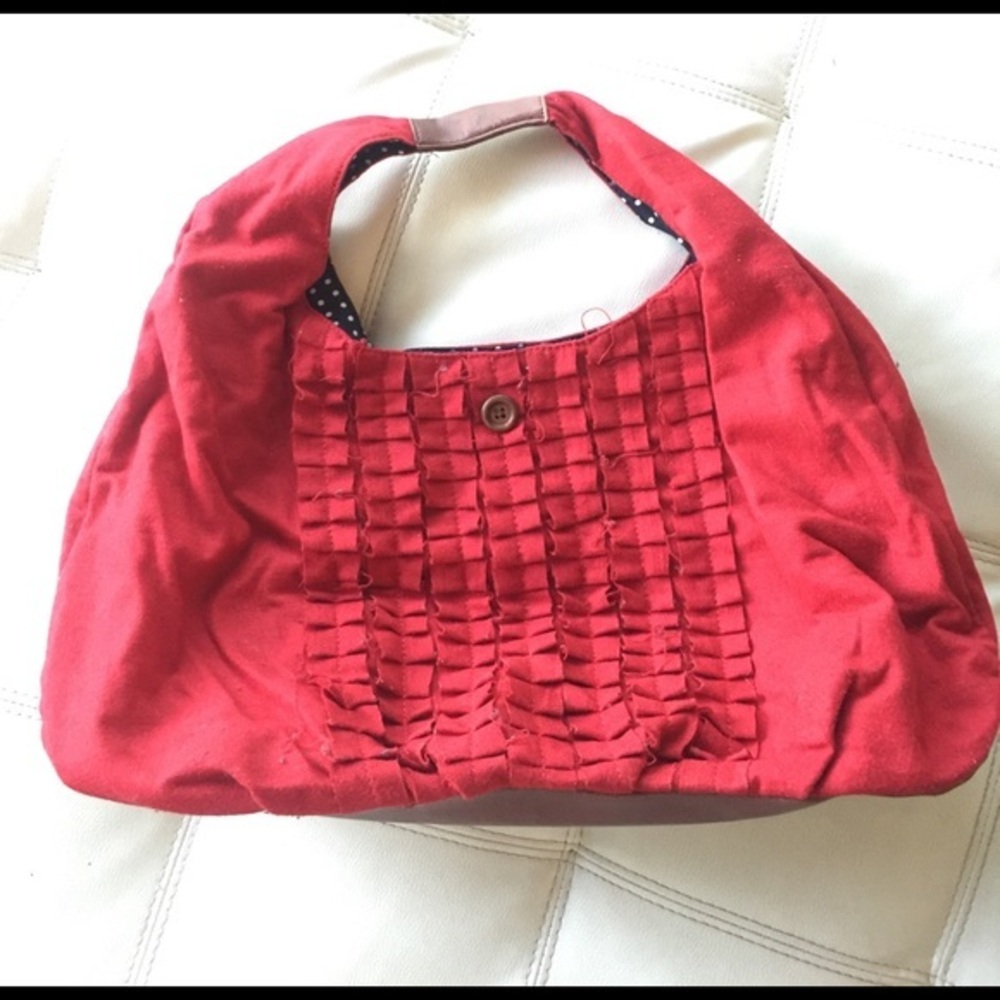 Adorable red bag perfect for holidays